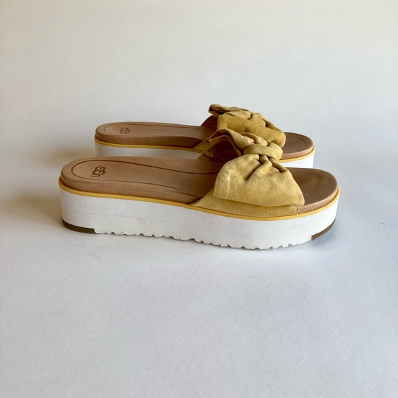 UGG Mustard Yellow Velvet Bow White Wedge Flip Flops Sandals size 8.5 - Picture 2 of 14